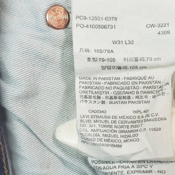 Levi's Premium 501 Jeans, 31 x 32 classic button fly straight leg, dark blue - Picture 7 of 7